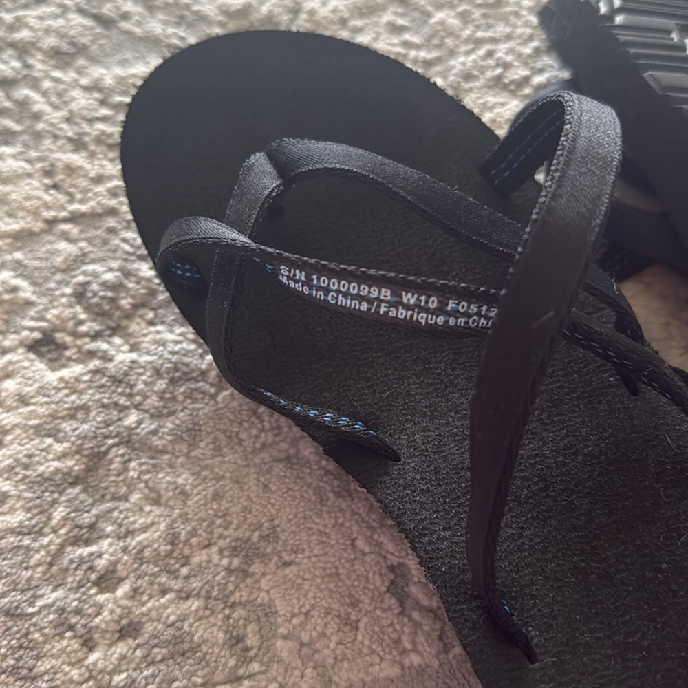 Teva Black Platform Thong Sandals Sz 10 Women - Picture 4 of 4